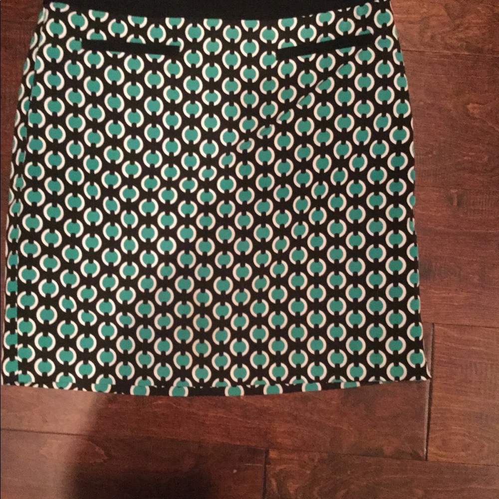 Black, white and green lined spring skirt.